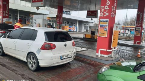 Из-за пробок и очередей на АЗС в Киеве не могут доставить топливо в штатном режиме