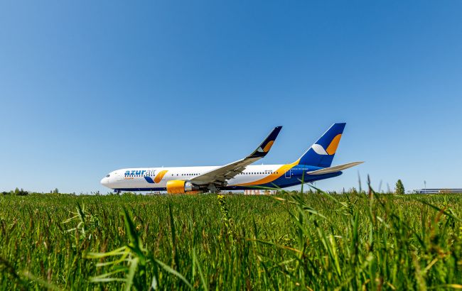Уже четверта українська авіакомпанія почала польоти за кордоном: деталі