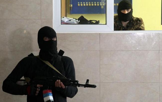 У Донецьку порушено справу за фактом захоплення терористами двох банків