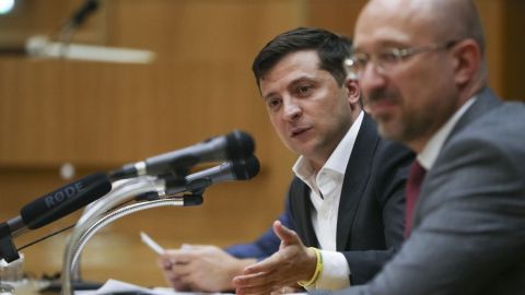 Зеленский через Facebook настаивает, чтобы Иванчук оплатил ремонт дороги под Коломыей