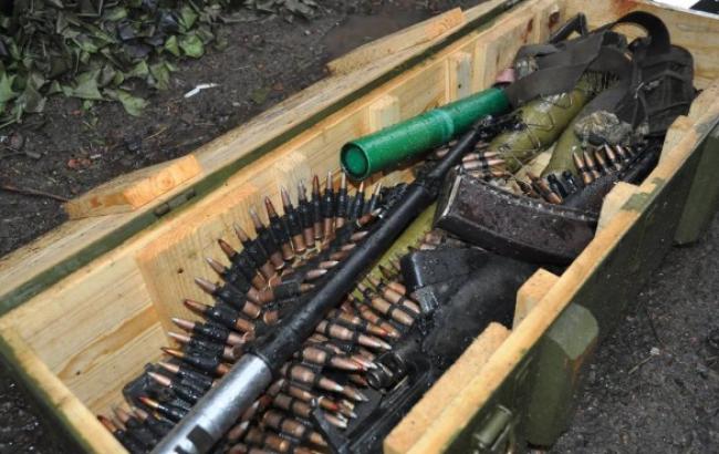 СБУ затримала трьох бойовиків ДНР, які зберігали арсенал зброї та боєприпасів
