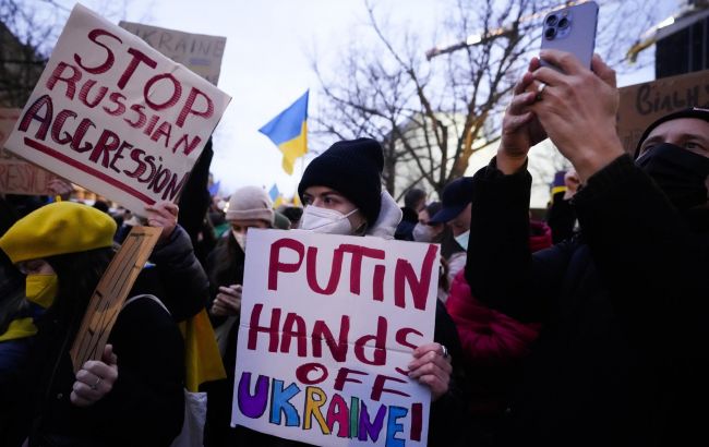 Євросоюз запровадить нові санкції проти Білорусі та РФ, – журналіст