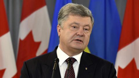 Порошенко поддерживает принятие закона о защите украинского языка в сфере услуг