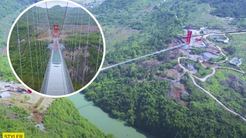 Найдовший скляний міст у світі: з'явилися фото і відео унікальної споруди