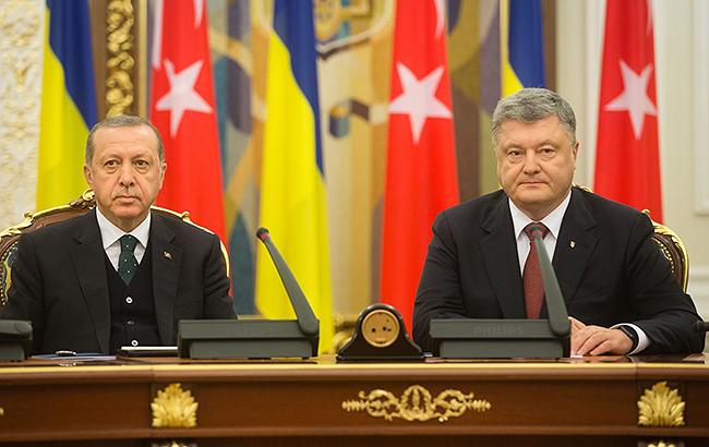 Порошенко завтра посетит Турцию по приглашению Эрдогана