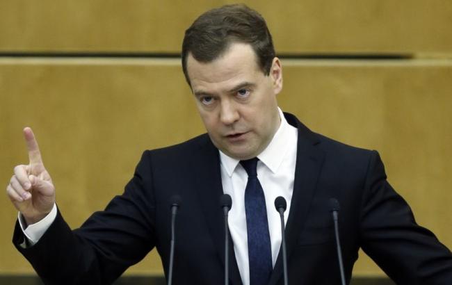 Росія займе максимально жорстку позицію у випадку відмови України повернути борги, - Медведєв
