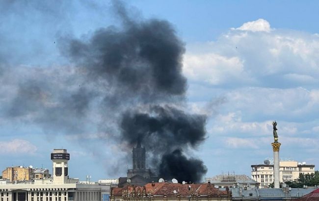 На Крещатике в Киеве возник пожар: что происходит