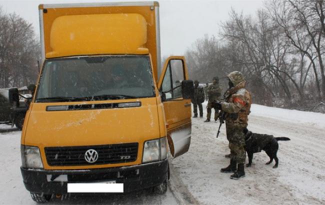 Украинские предприниматели направляют помощь террористам в зоне АТО под видом гуманитарки, - нардеп