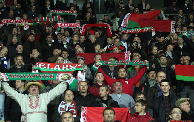 УЕФА оштрафовала белорусскую федерацию футбола за крики фанов в поддержку Украины