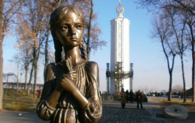 Украина отмечает 81-ю годовщину Голодомора 1932-1933 годов