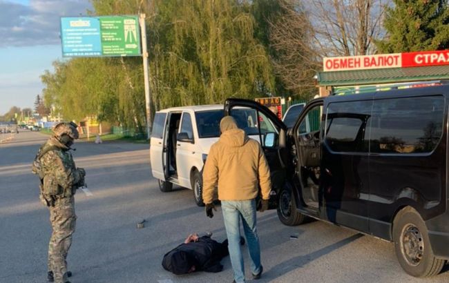 Платили "налоги" боевикам: СБУ блокировала пассажирские перевозки из ОРДЛО