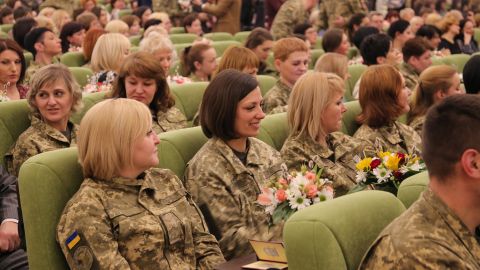 Полторак назвал количество женщин, которые служат в ВСУ