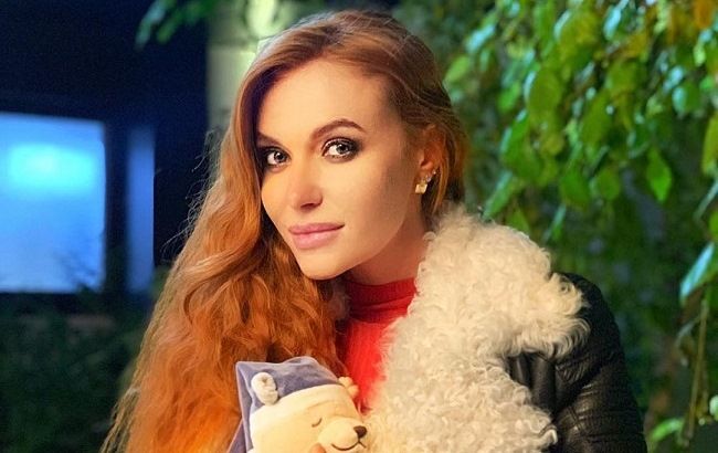 Просто богиня: Слава из НеАнгелов в золотом платье поразила модельной внешностью