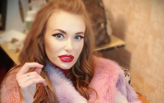 "Стюардесса по имени Слава": солистка НеАнгелов восхитила эффектным образом