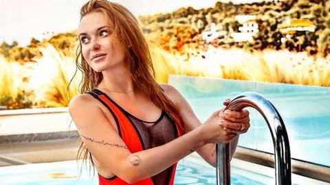 "Ноги от ушей": Слава из НеАнгелов похвасталась точеной фигурой в необычном купальнике