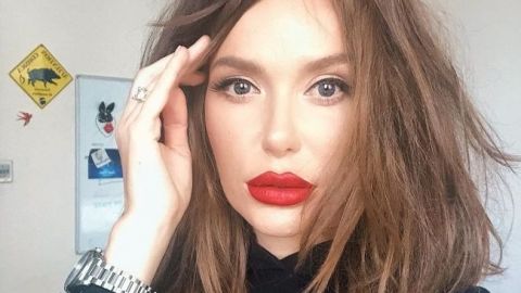 Слава из НеАнгелов раздразнила аппетитными формами в пикантном купальнике