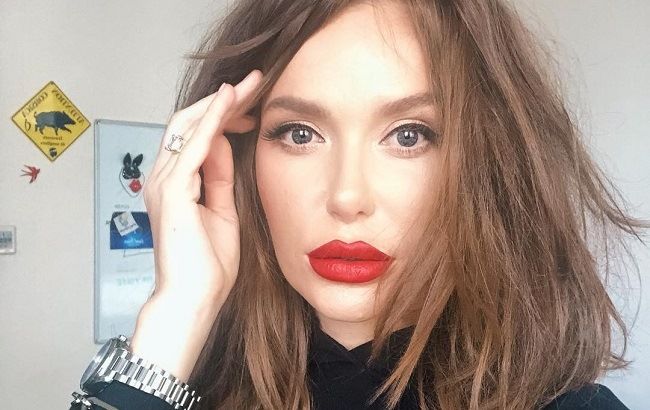 Матриця перезавантаження: Слава з НеАнгелів здивувала "шкіряним" образом в стилі 90-х