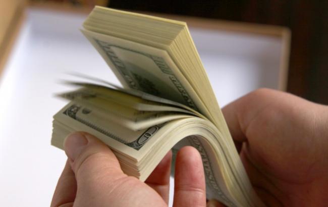 Заробитчане в 2014 году перевели в Украину больше, чем все иностранные доноры