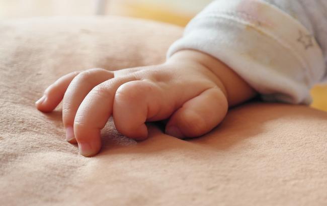 "Они меня кололи": в Ровенской области медиков обвинили в похищении новорожденного