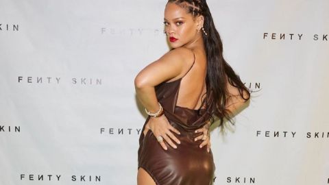 Эти формы! Рианна в экстремальном мини продемонстрировала роскошное тело