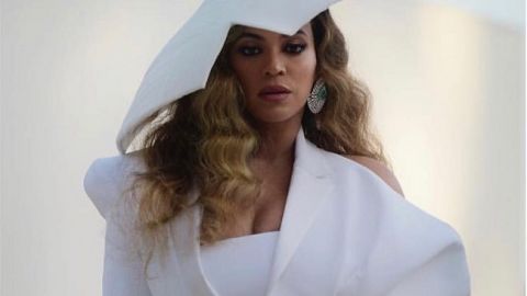 Сліпуча: Бейонсе захопила розкішним білим вбранням від BALMAIN