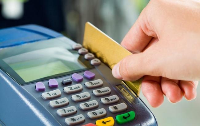 У НБУ назвали кількість платіжних карток на руках у клієнтів банків