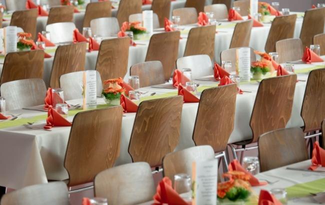 Мужчина сорвал собственную свадьбу из-за отсутствия мяса на столе