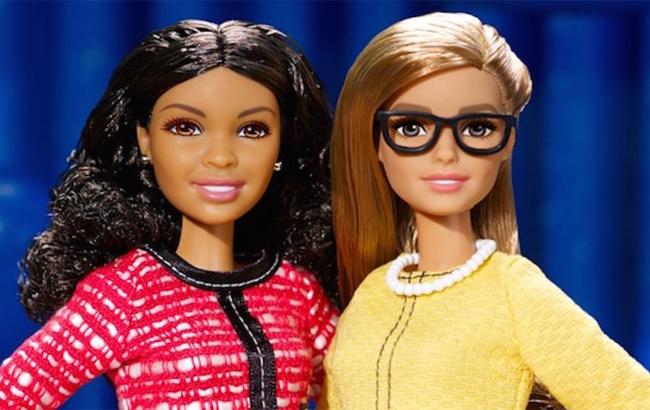 Барби=Хилари: в разгар президентской кампании Mattel презентовала скандальный комплект кукол