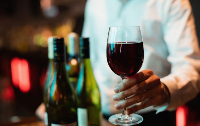Лікар розповіла, кому не можна пити вино: виникнуть серйозні проблеми зі здоров'ям