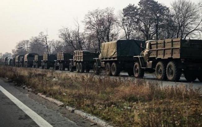 До українського кордону за останню добу Росія перекинула близько 60 одиниць бронетехніки, - РНБО