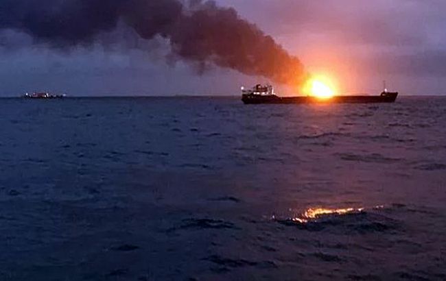 При пожаре на судне в Керченском проливе погиб один человек
