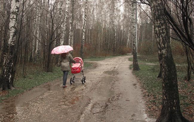 Погода на сьогодні: На заході та півдні України очікуються дощі, температура до +10