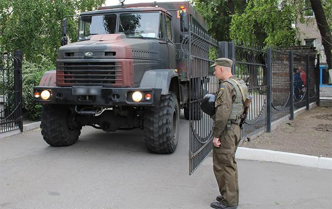 В Киевской области солдата-срочника раздавил грузовик