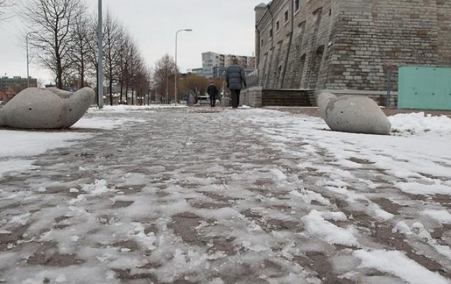 Погода на сьогодні: На більшій частині території України очікуються дощі з мокрим снігом, температура опуститься до -2