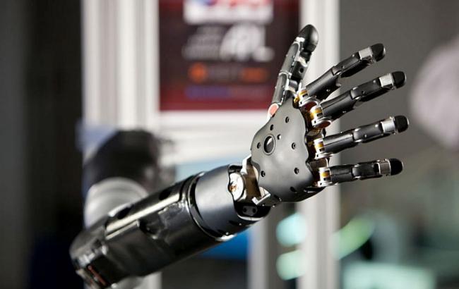 Впервые в Украине три бойца АТО получили бионические протезы