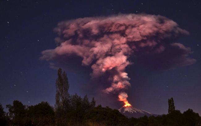 МЗС рекомендує українцям бути обережніше в Чилі через виверження вулкана