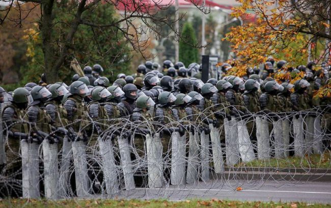 В Минске медики вышли на протест, начались задержания