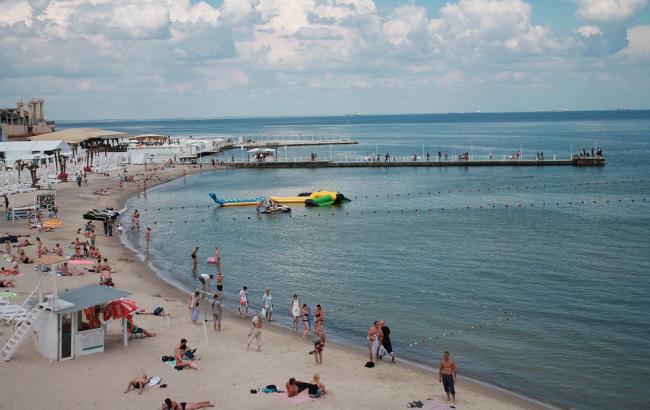 У мережі показали переповнені пляжі в Одесі (відео)