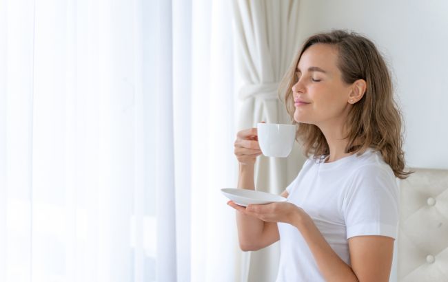 Коли краще відмовитись від кави та яким напоєм замінити