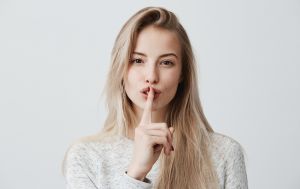 Вони мовчать не просто так: ці знаки Зодіаку приховують головне