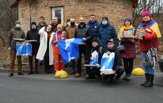 "Динамо" привітало з днем ЗСУ військовослужбовців у шпиталі