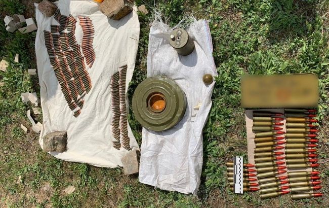 У Херсонській області виявили схрон з боєприпасами та засобами ураження