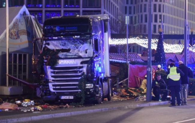 Стала известна личность водителя, въехавшего в толпу на грузовике в Берлине