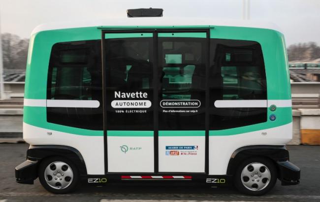 В Париже запустили первые беспилотные автобусы