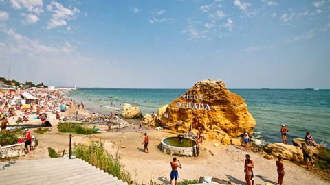 В Одесі під час перевірки пляжу з автоматом напали на інспекцію