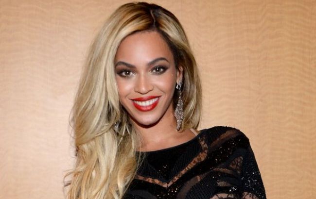 Бейонсе заключила 5-летний контракт с начинающими певицами