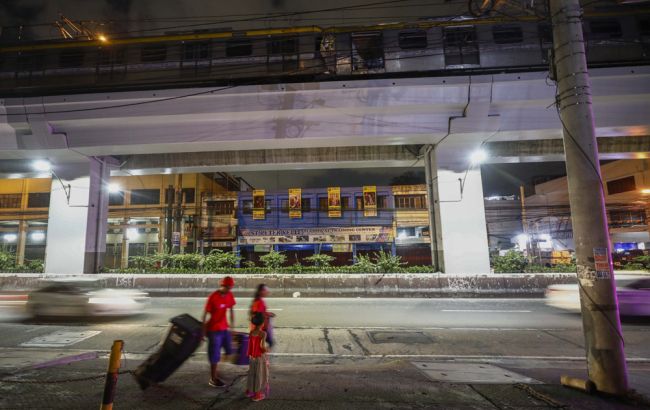 На Філіппінах зіткнулися потяги метро, десятки постраждалих