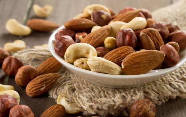 Можно ли орехи худеющим? Тренер развенчал основной миф