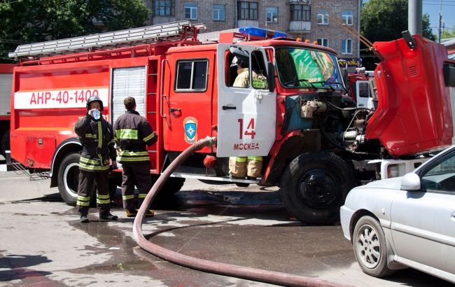 В промзоне на юго-востоке Москвы возник пожар, в здании были слышны взрывы