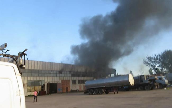 В Белой Церкви горит завод по производству автошин "Росава"